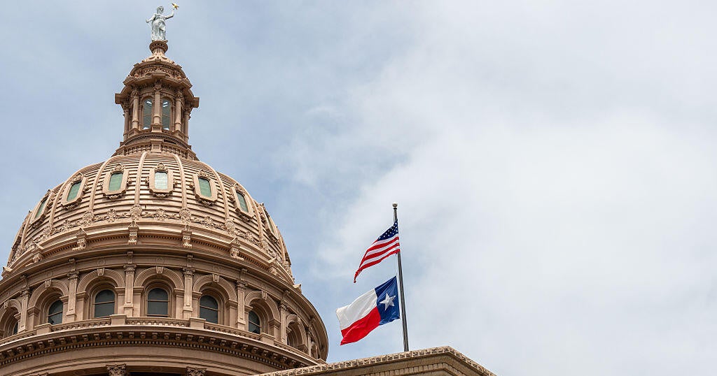Texas Democrats visiting California and Illinois as redistricting fight continues 