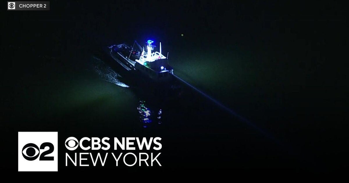 Crews search for missing swimmer in Far Rockaway, Queens - CBS New York
