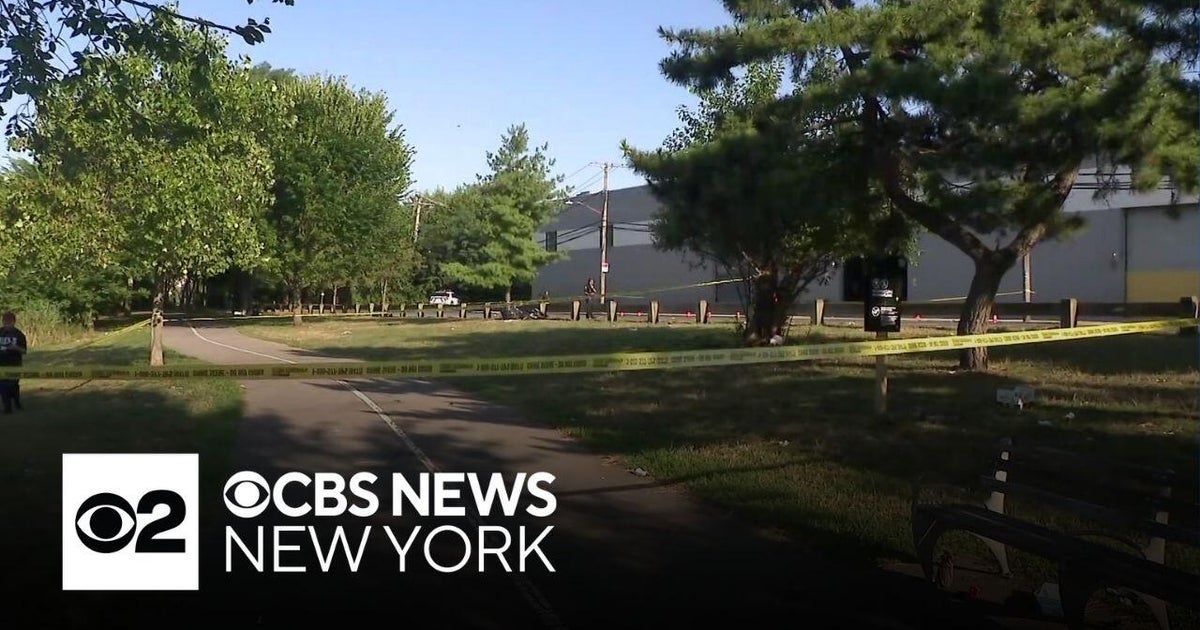 2 killed in shooting near Bronx's Ferry Point Park, NYPD