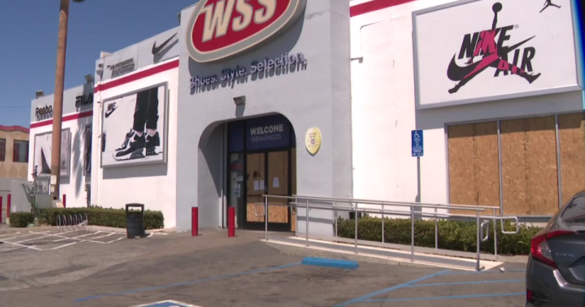 Multiple stores looted over weekend near Los Angeles street takeovers 