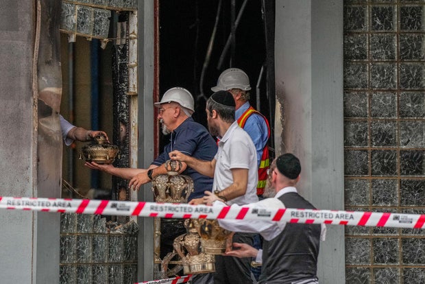 Community Reacts To Melbourne Synagogue Arson Attack 