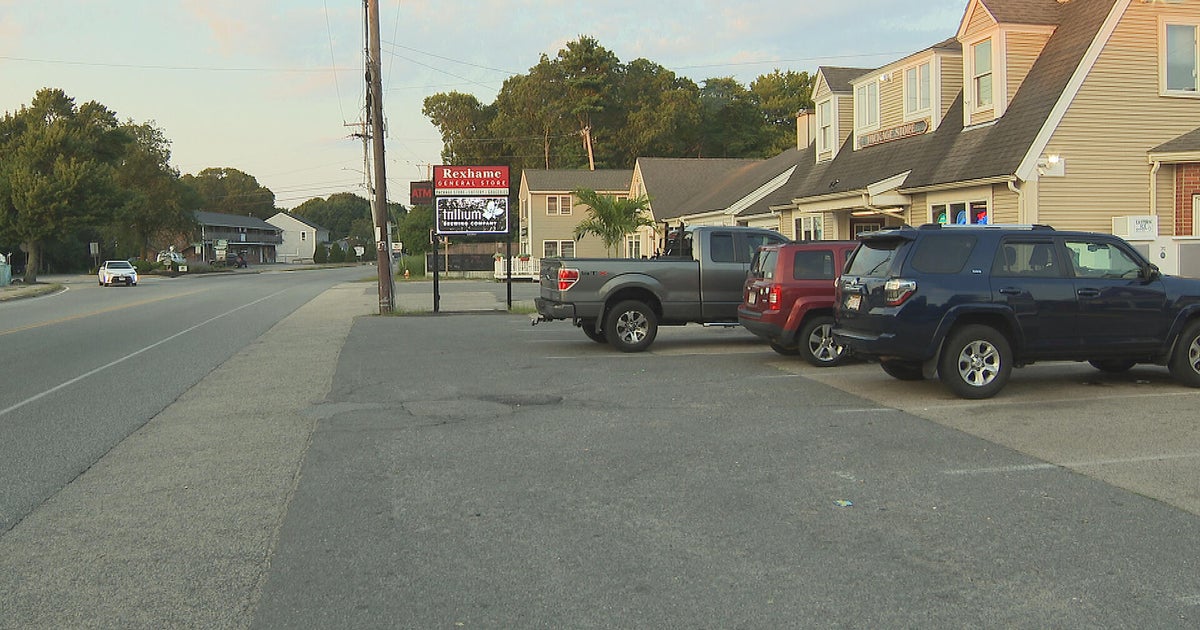 Woman in Marshfield says man grabbed her, tried to force her into truck 