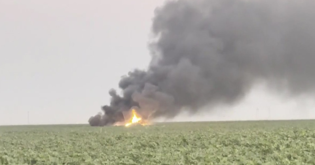 Pilot ejects safely as F-35 jet crashes near naval air station in California 