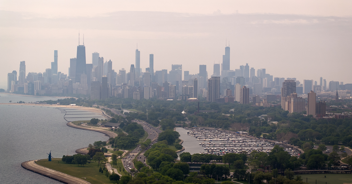 Poor air quality in Chicago area from Canadian wildfires 