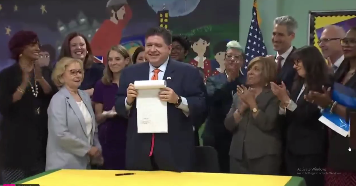 Gov. Pritzker signs bill requiring mental health screenings in schools 
