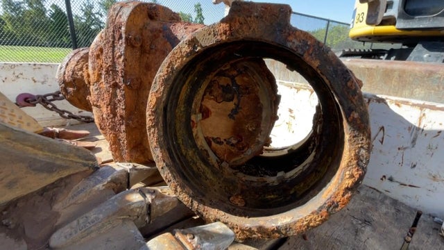 for-web-rusted-water-pipe.jpg 