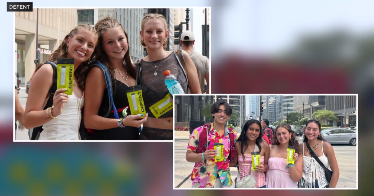 Lollapalooza festivalgoers handed new device to detect fentanyl 
