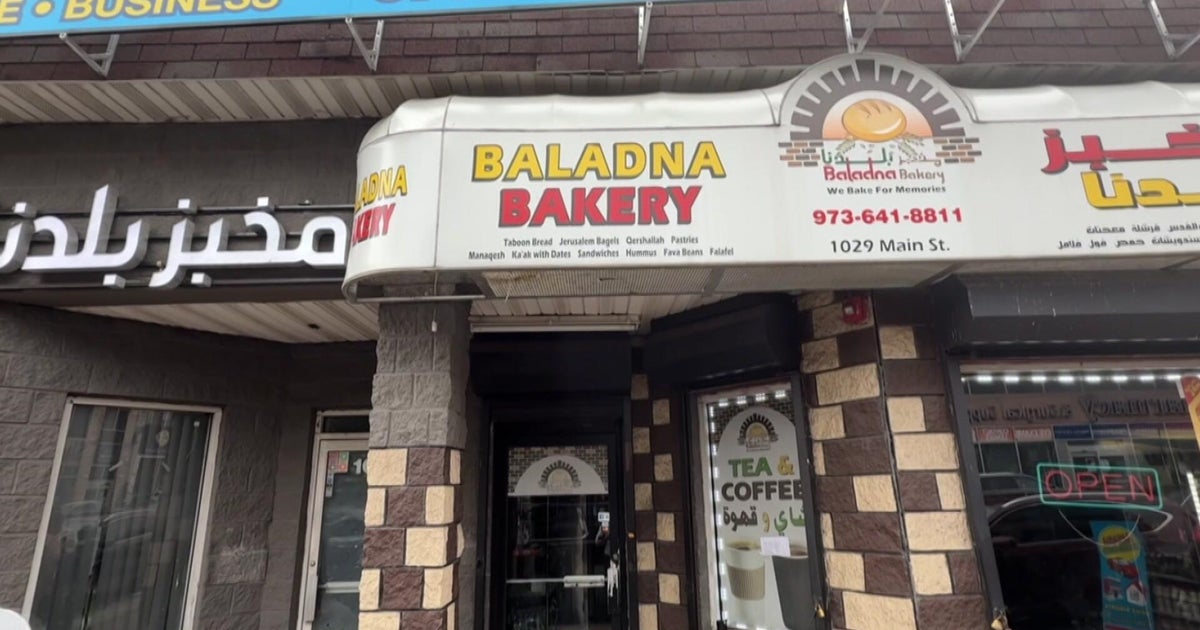Customer allegedly stabs 2 New Jersey bakery workers over sandwich 