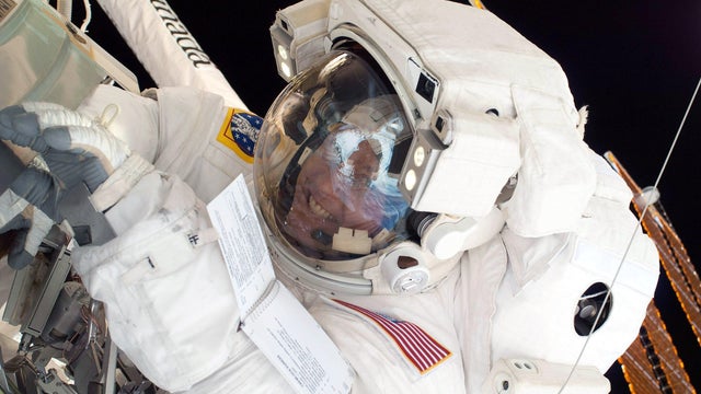 Space Shuttle Endeavour Makes Last Trip To ISS Under Command Of Astronaut Mark Kelly 