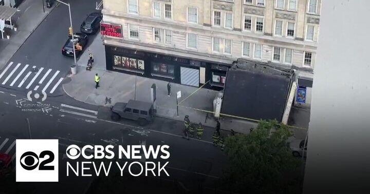 Awning collapses onto the sidewalk in Brooklyn Heights