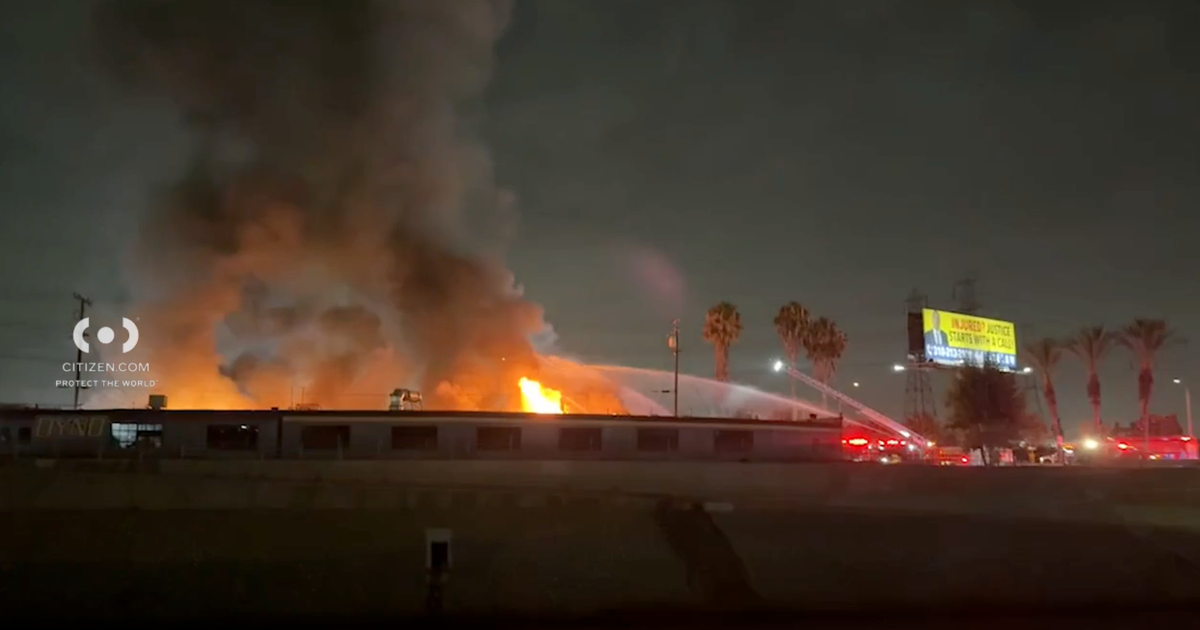 Firefighters control large blaze at South Gate auto shop 