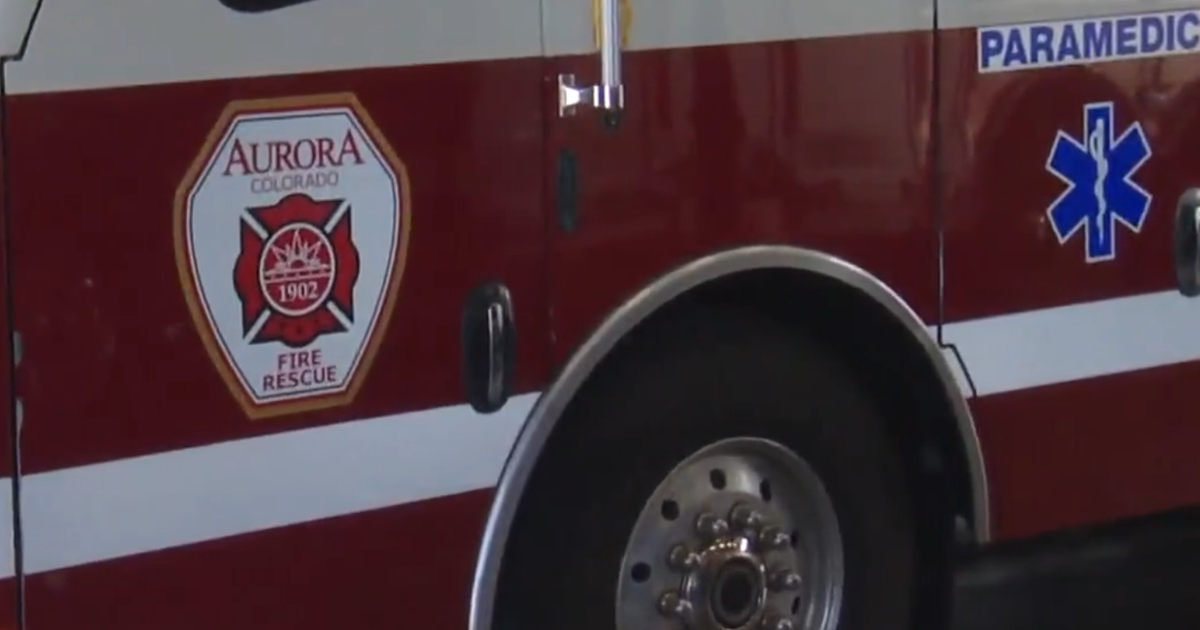 Man, 62, killed while walking across I-225 in Aurora, police say 
