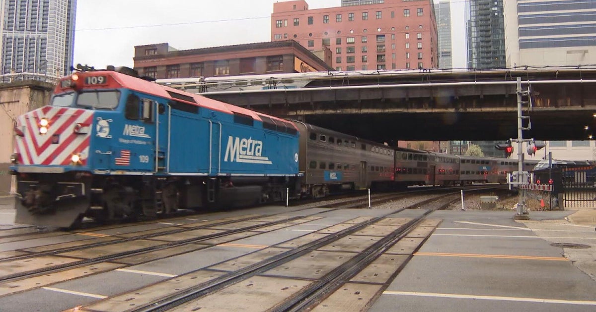Metra cuts down UP-NW trains for track reconstruction project 