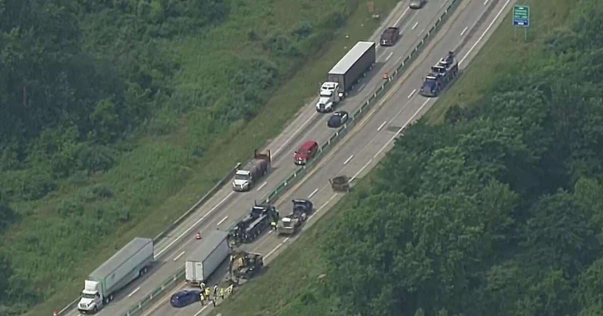 Crash closes part of westbound I-96 in Livingston County 