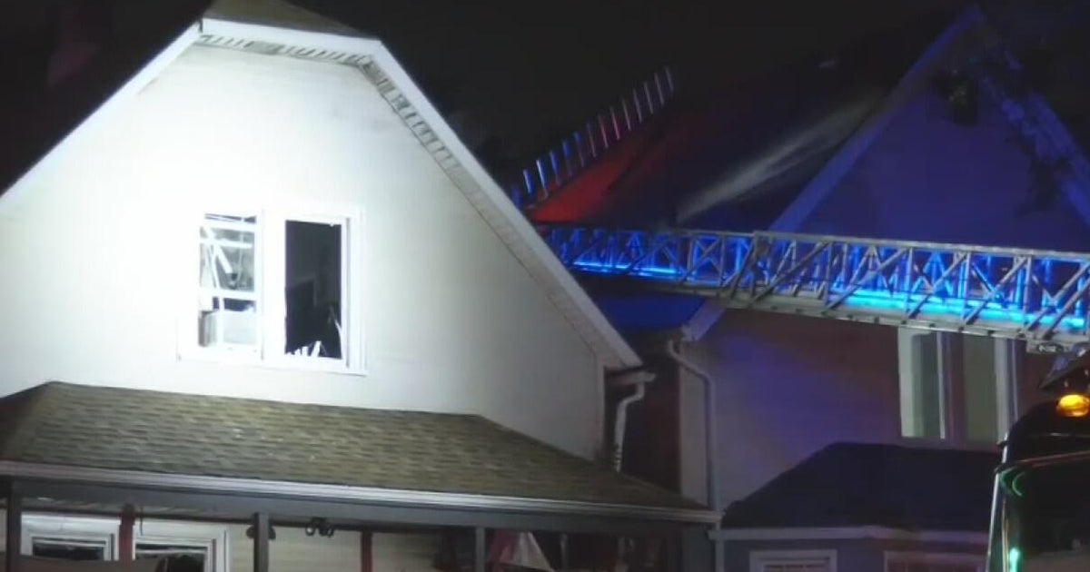 3 hospitalized after fire spreads to 2 buildings in Logan Square 