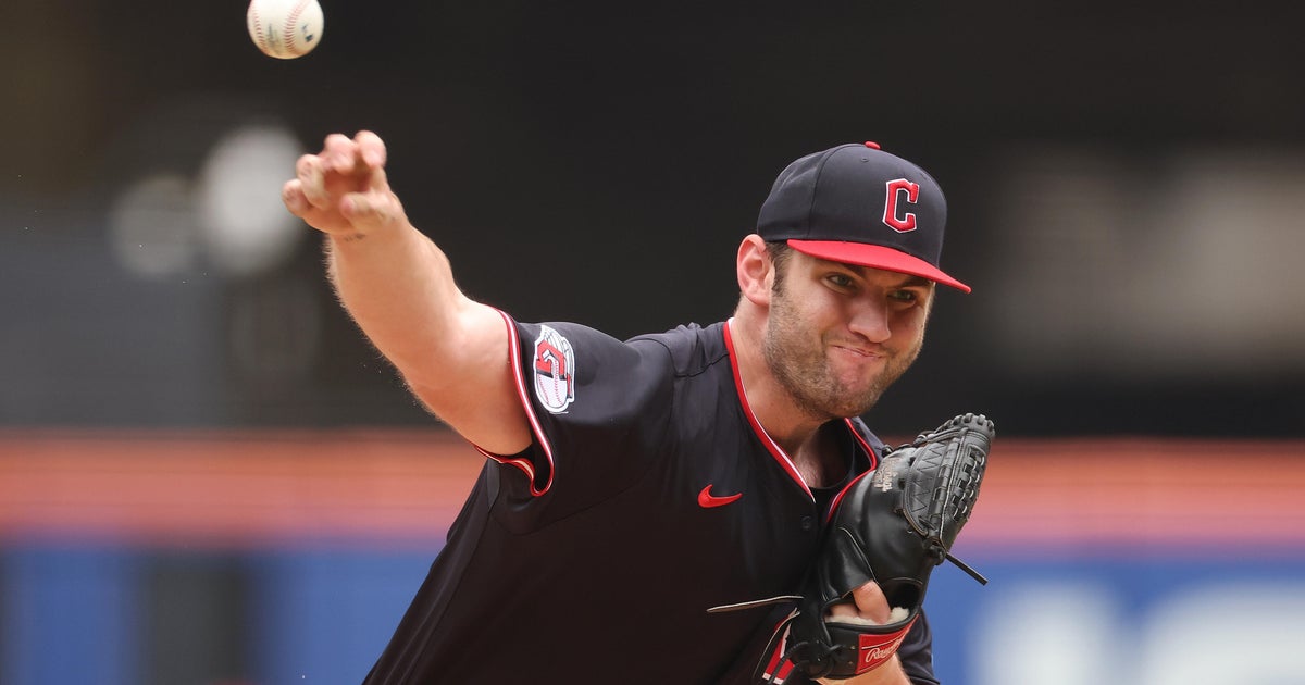 Gavin Williams loses no-hit bid in 9th, but Guardians still sweep Mets 