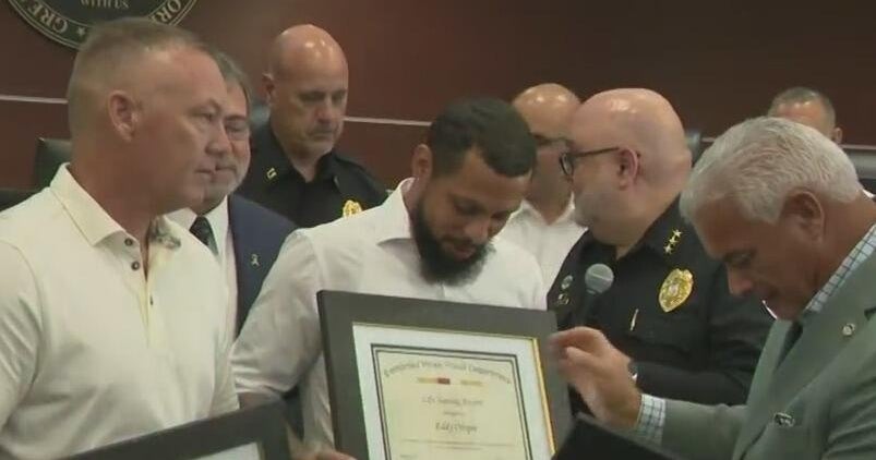 Pembroke Pines honors heroes who helped save lives in recent plane crash