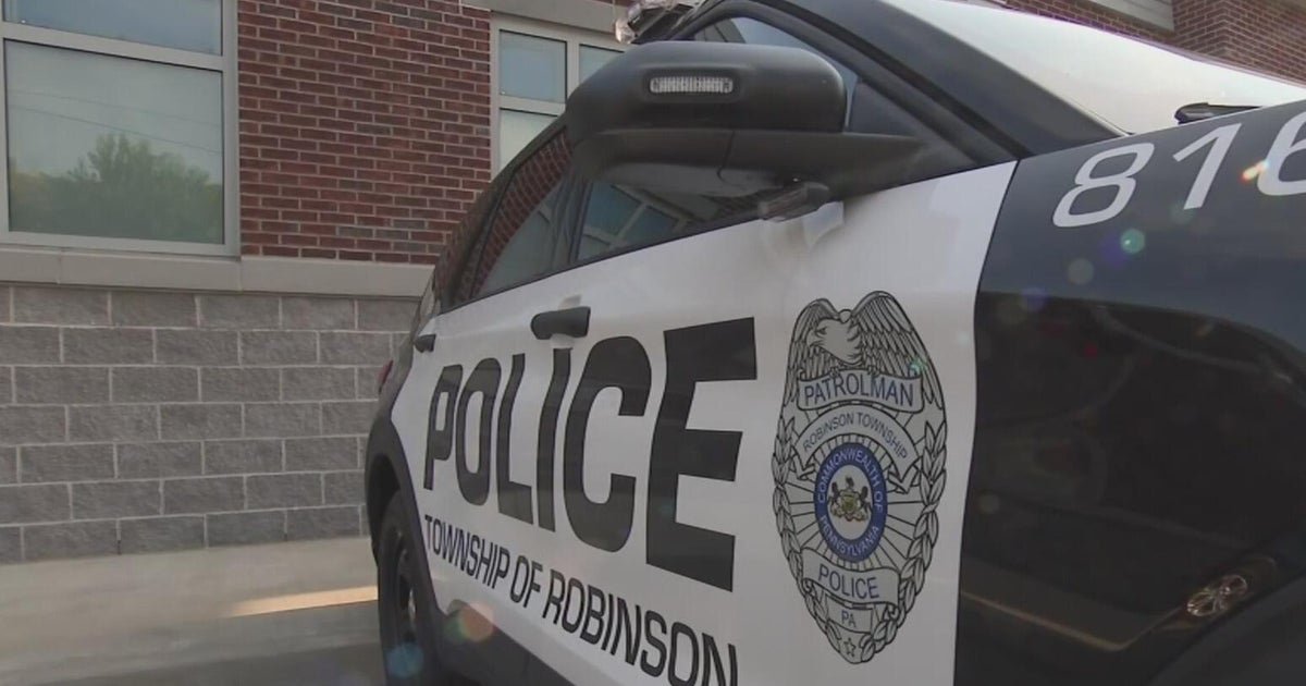 Off-duty cop accused of assaulting man during road rage incident - CBS ...