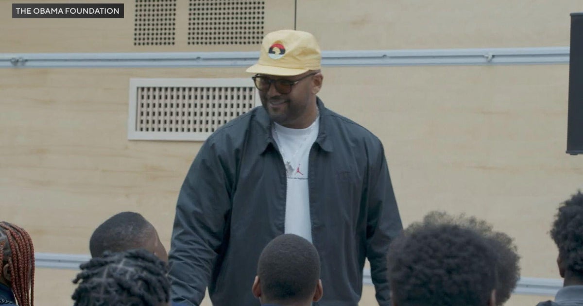 Obama Foundation brings high schoolers together with accomplished leaders 