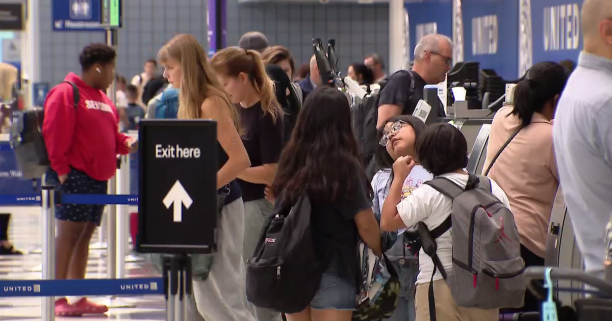 Passengers still feeling impact of United Airlines ground stop 