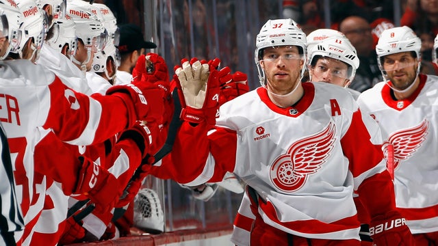 Detroit Red Wings v New Jersey Devils 