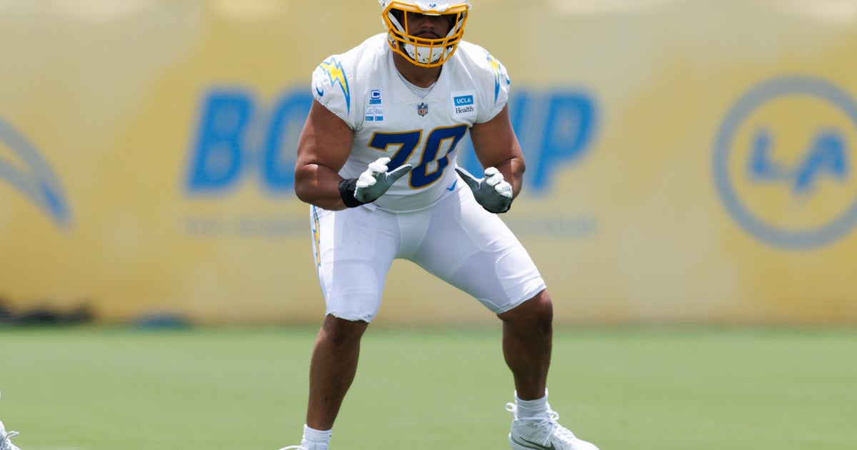 Chargers' Rashawn Slater suffers season-ending leg injury weeks after contract extension 
