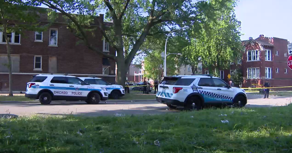 6 shot, 1 fatally, at gathering on West Side 