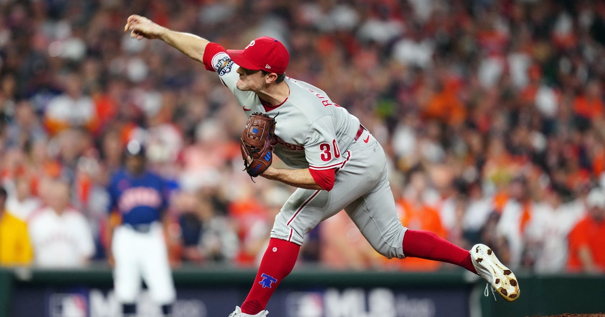 Phillies call up 40-year-old reliever David Robertson 