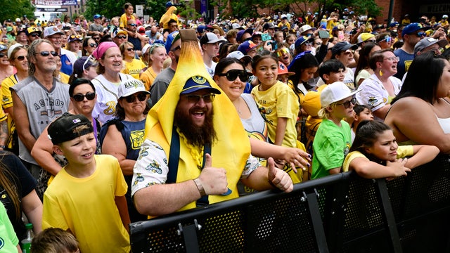 Savannah Bananas vs The Firefighters 