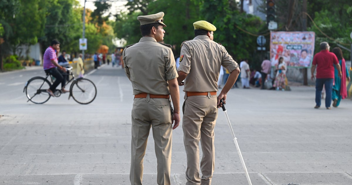 6 arrested for allegedly running fake police bureau, extorting money 