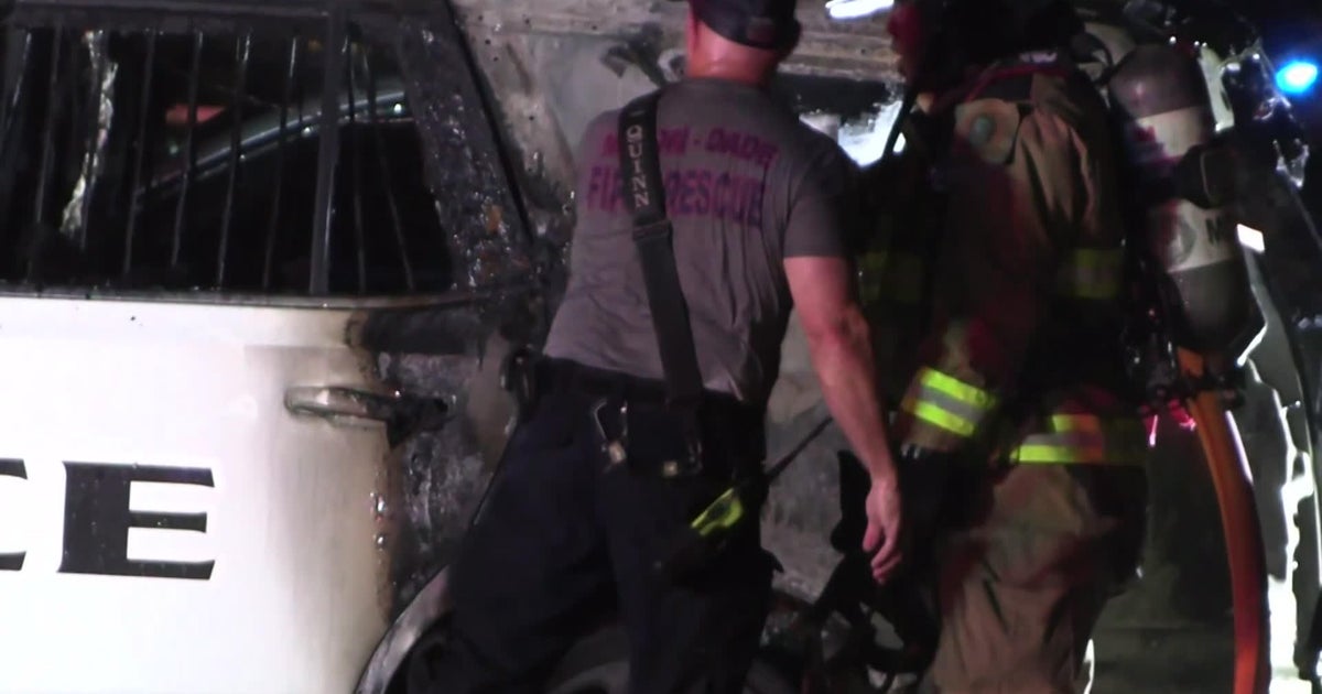 Video shows person fleeing as Hollywood police vehicle fire in Kendale Lakes, MDSO says