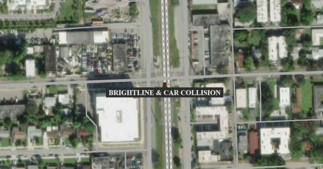 Brightline train crashes into vehicle, causing traffic detours in Hollywood – CBS News