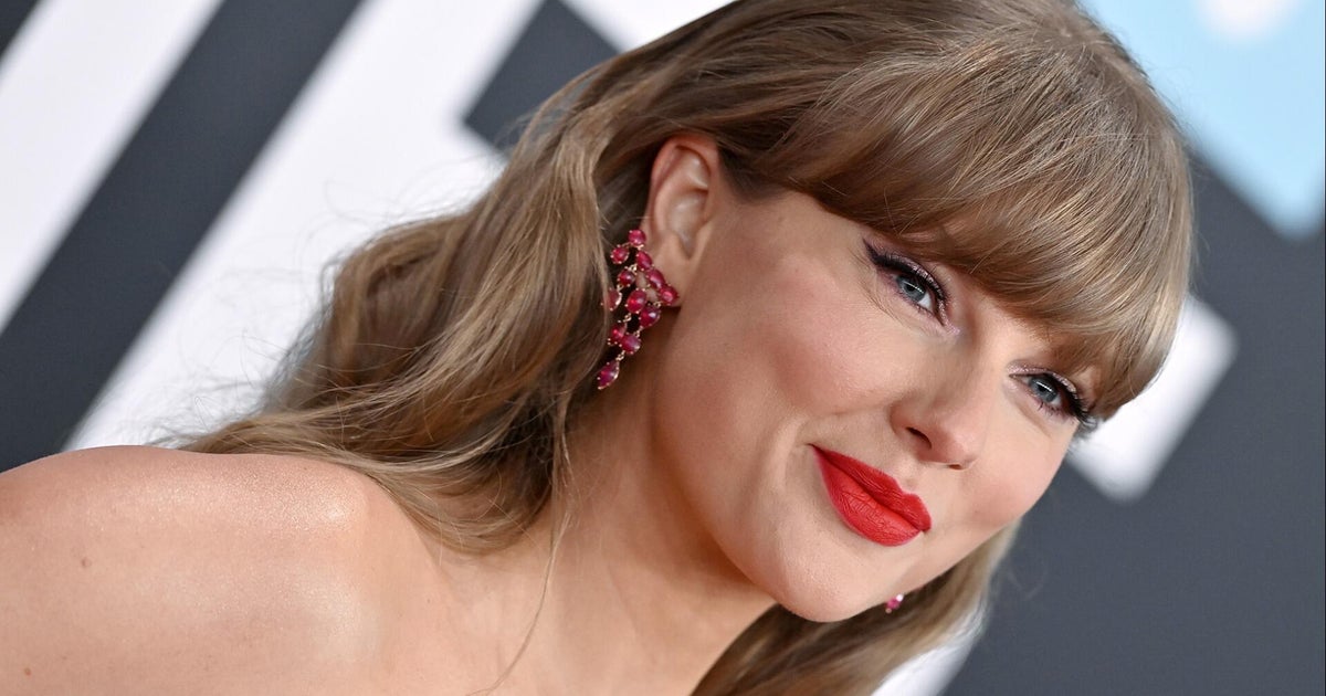 Taylor Swift announces new album, "The Life of a Showgirl"