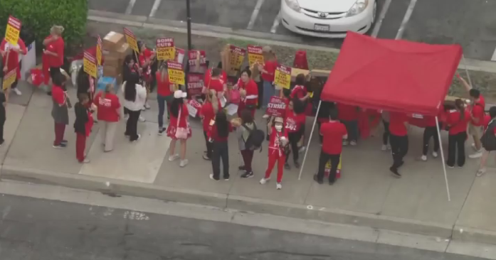 Nurses at Anaheim hospital hold 1-day strike to voice concerns about employee turnover 