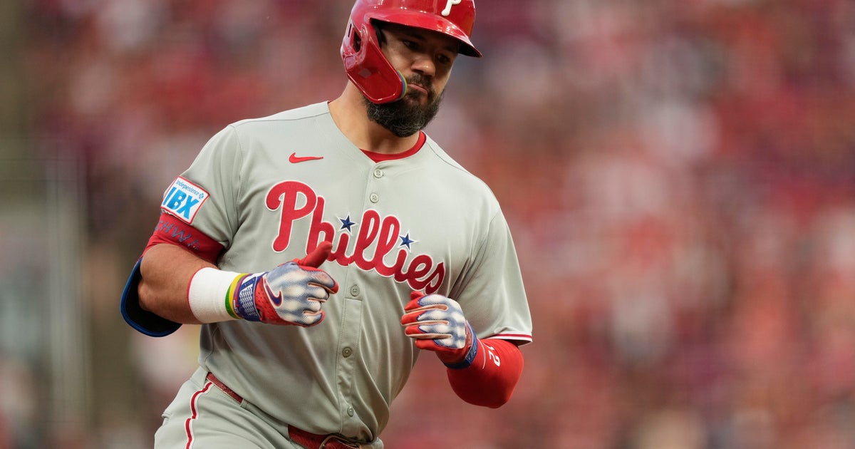Schwarber hits 42nd homer as Phillies rally past Reds 