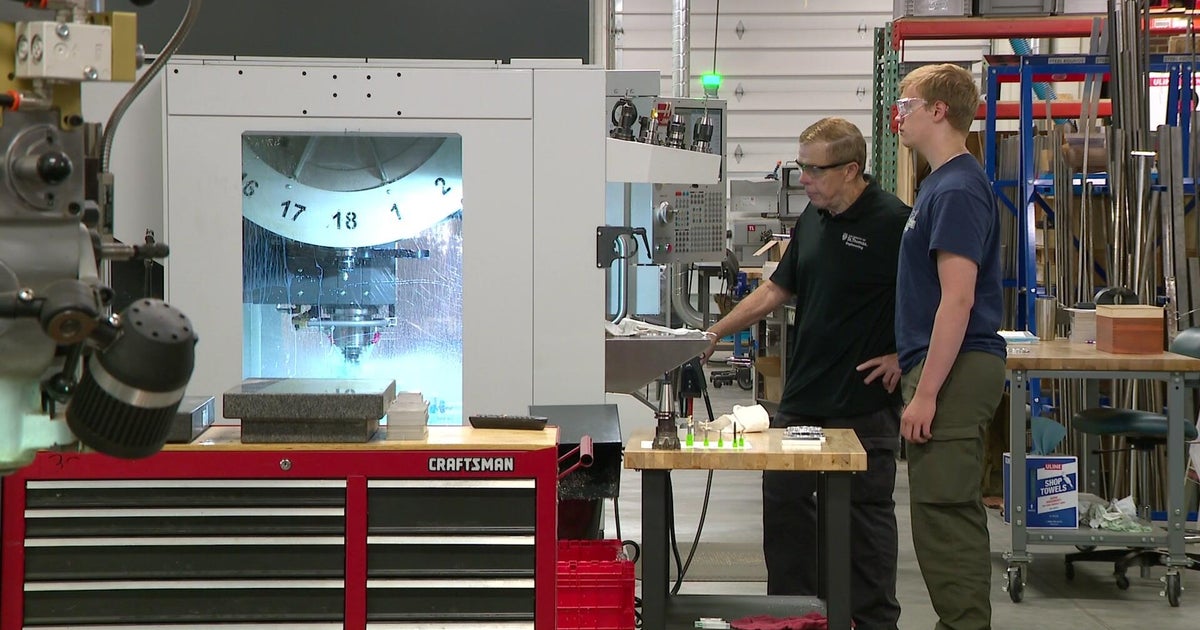 Training program at University of St. Thomas helps engineers, students utilize new technology