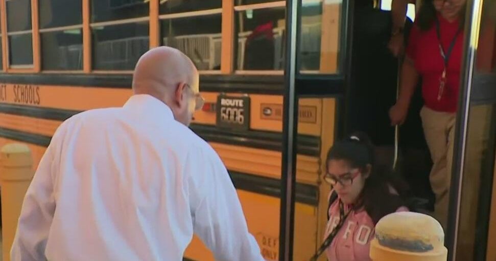 Miami-Dade Superintendent Dotres greets students on first day of new school year