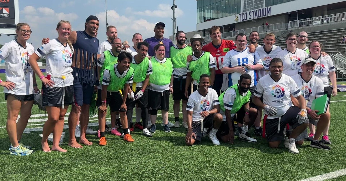 Special Olympics flag football teams compete at Vikings practice 
