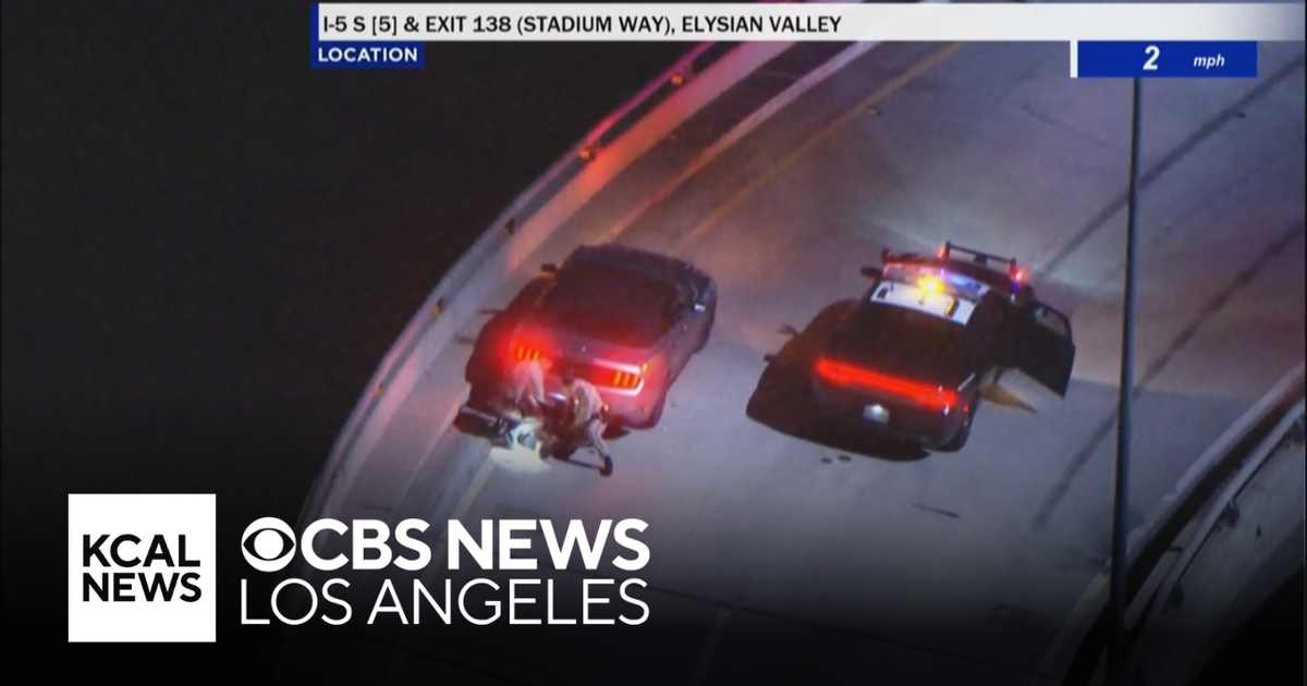 Pursuit suspect crashes on 5 Freeway in Elysian Park - CBS Los Angeles