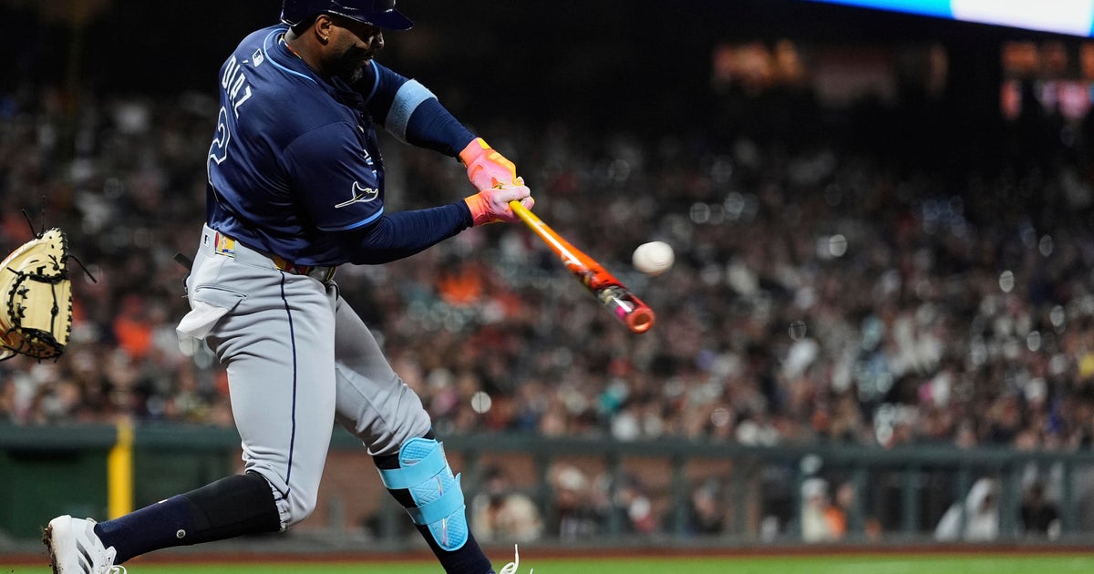 Diaz singles in deciding run in 9th in Rays' 7-6 victory over Giants 