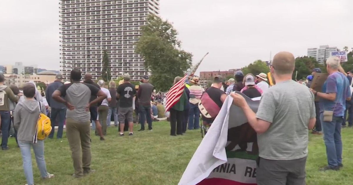 Hundreds rally in Oakland against Texas redistricting, including some who oppose Newsoms plan