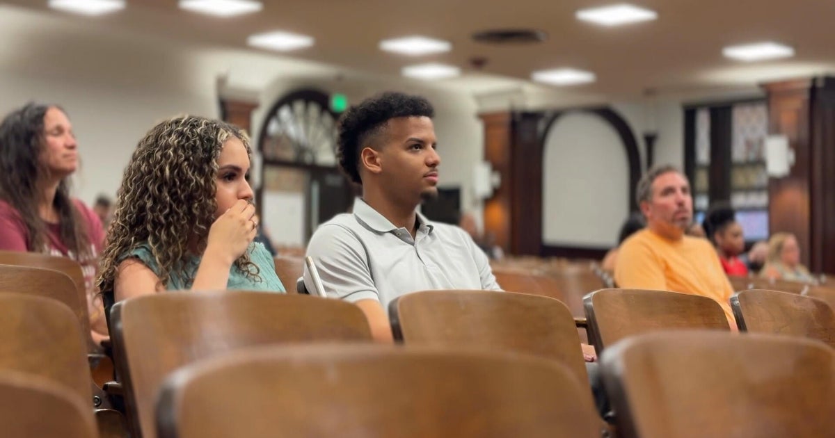 Students and staff return to renovated Frankford High School after 2 years 