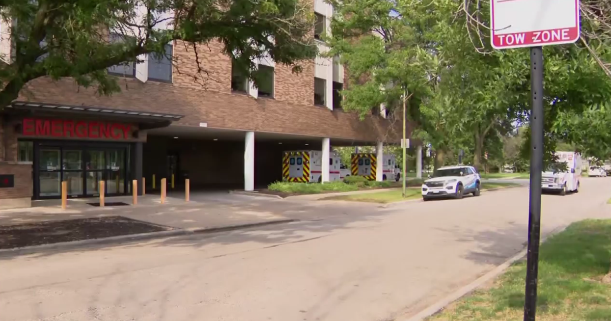 Rideshare driver shot in back while driving passenger on SW Side 