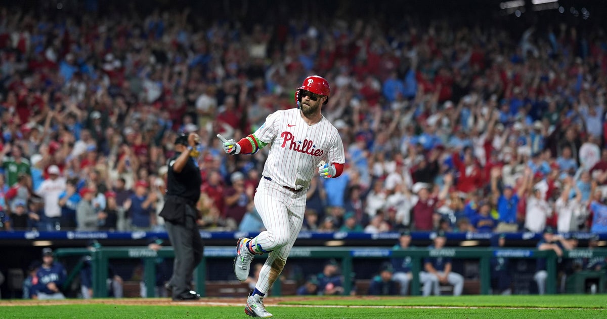 Harper, Turner have monster nights, Suárez strikes out 10 as Phillies beat Mariners 