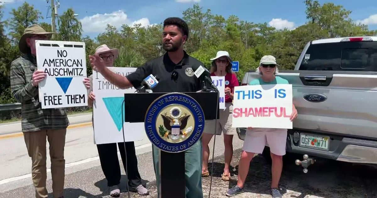 Florida Rep. Maxwell Frost urges shutdown of