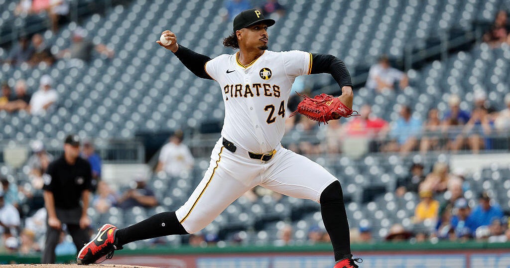 Oviedo earns 1st major league win since 2023 as Pirates beat Blue Jays 2-1 