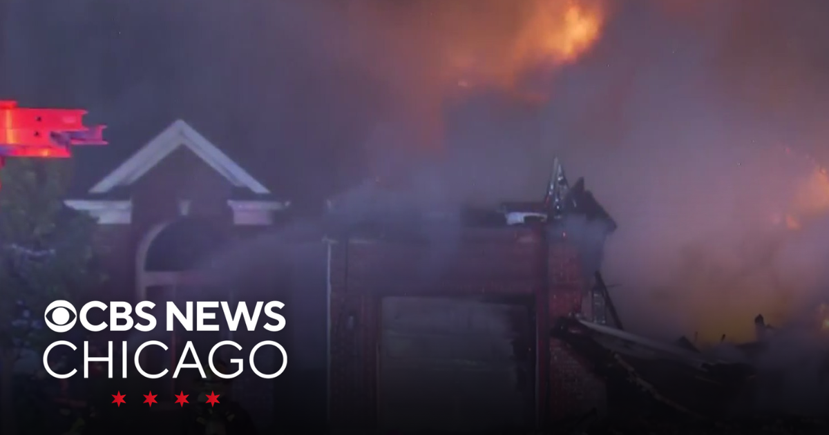 Firefighters battle house fire in North Aurora, Illinois - CBS Chicago