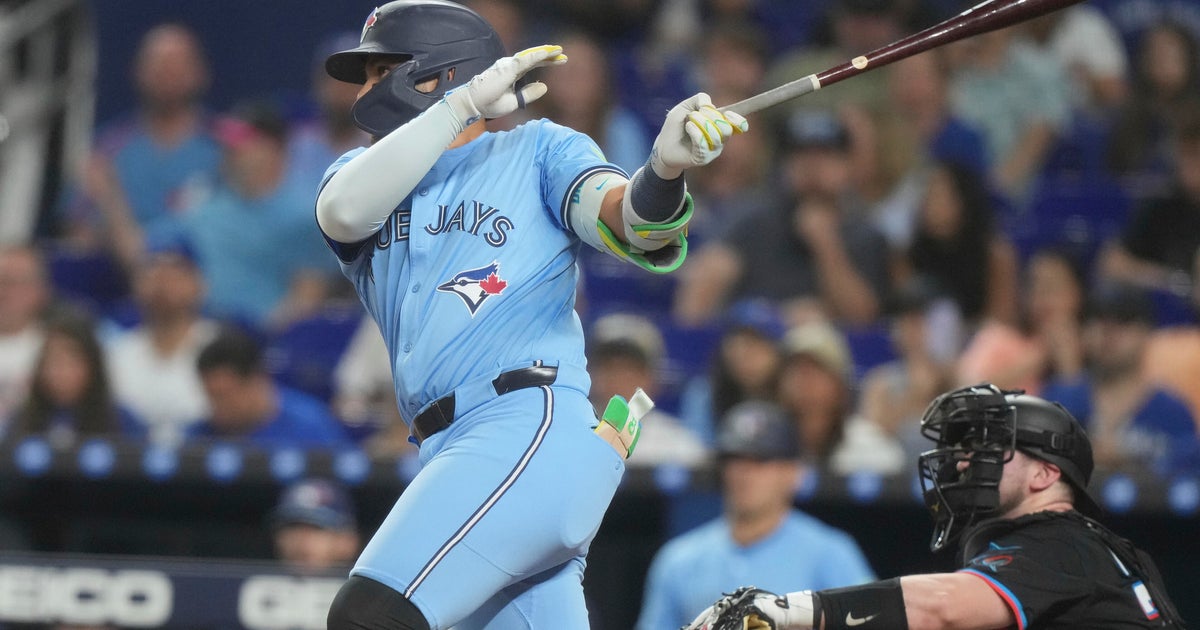 Bichetts hits winning RBI single as Toronto Blue Jays hold off Miami Marlins 7-6 in 12 innings