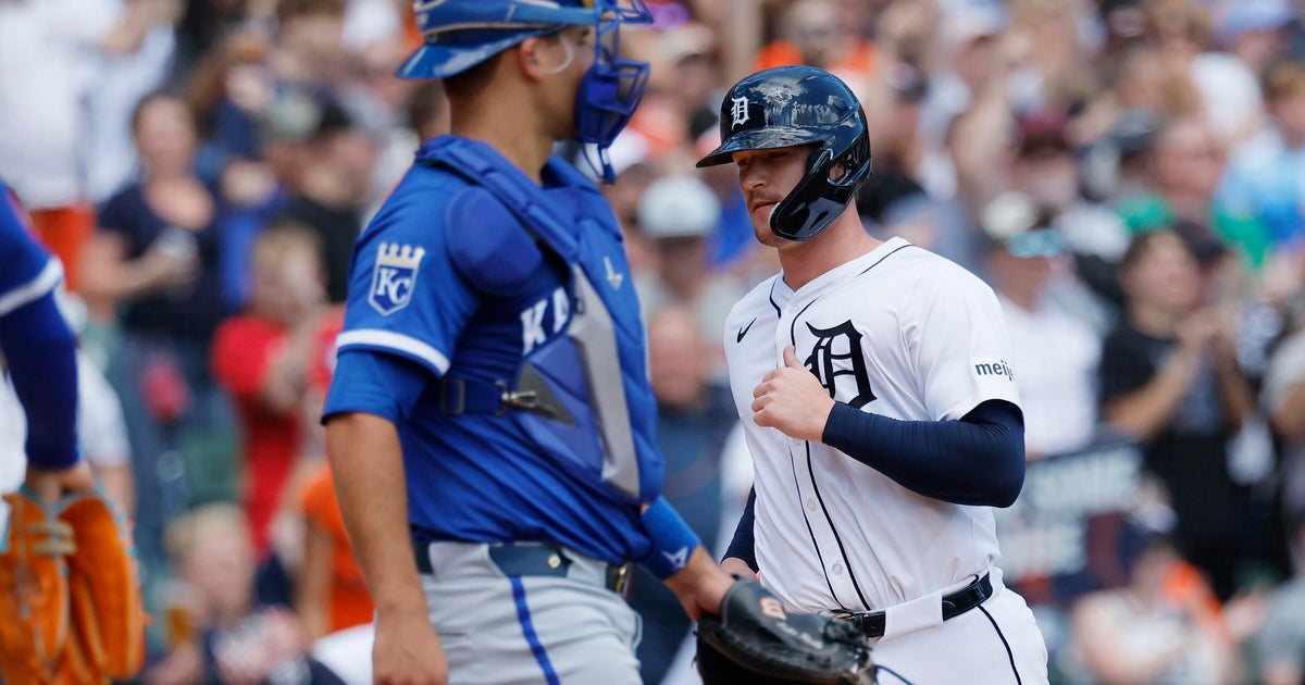 Tigers held off by Royals 10-8 in back-and-forth game 
