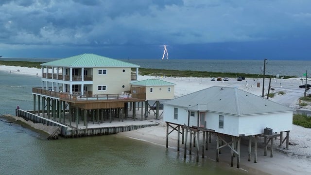 lightning-west-end.jpg 